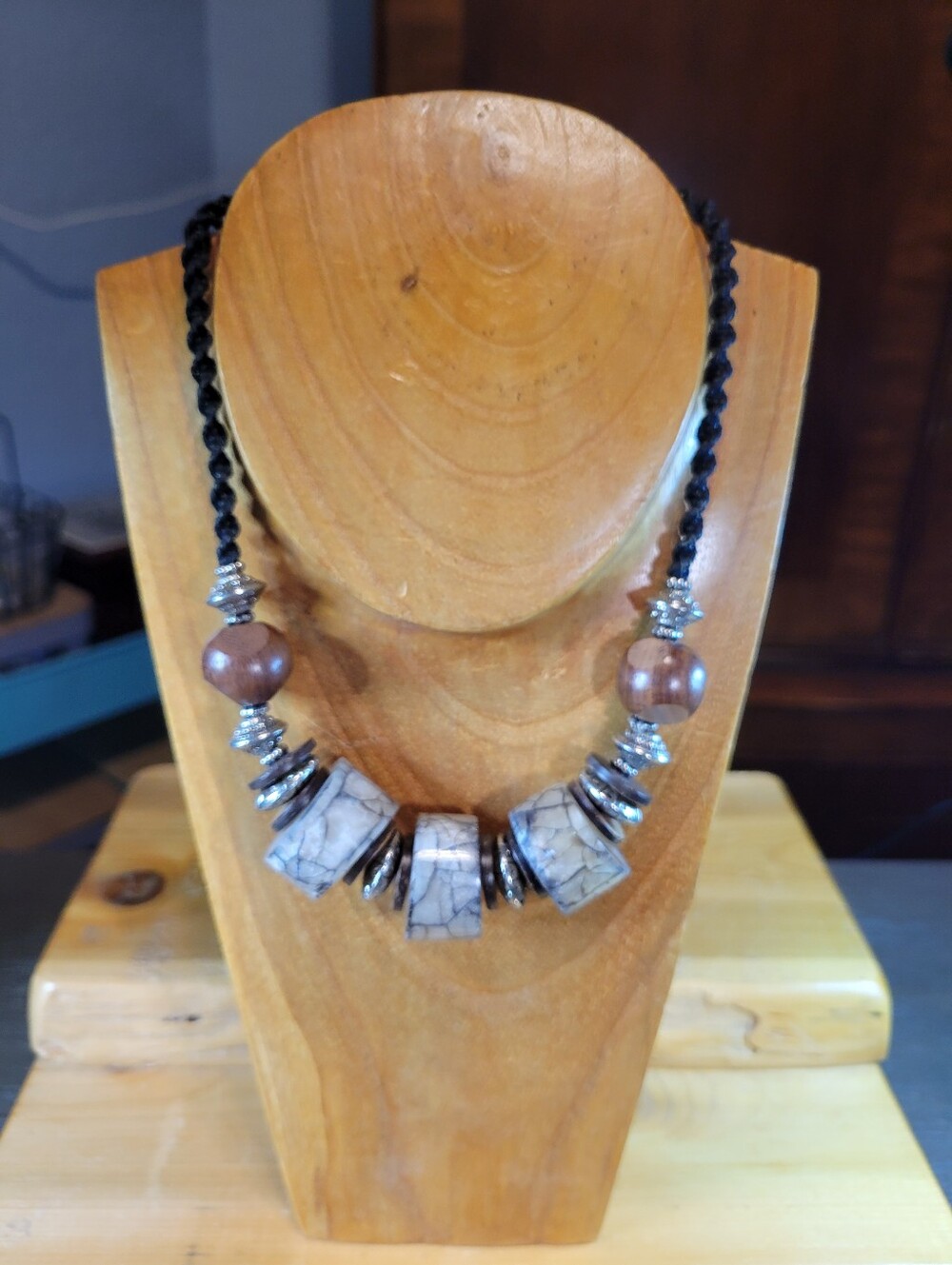 NWT Chunky Acrylic and Wood Beaded Macrame Necklace and Earring Set